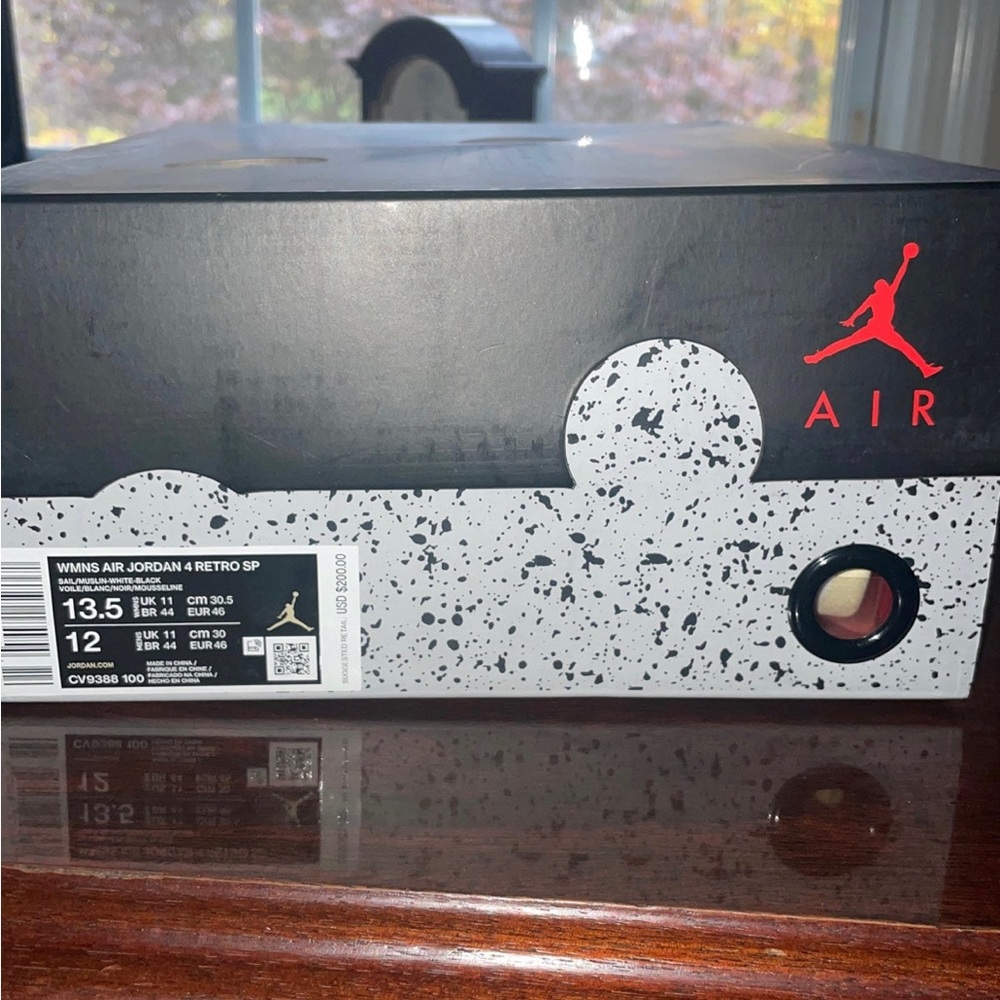 Off white Jordan 4